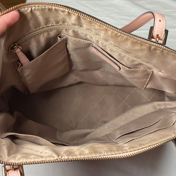 Michael Kors Purse 11" Tall Pink Leather Pockets 12x4.5 - Picture 7 of 8